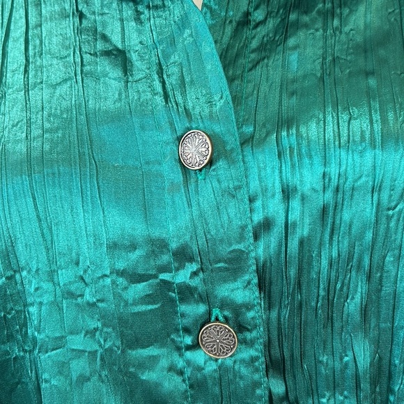 R.Q.T. Green Crinkle Button Up Long Shirt Sz 1X - Picture 2 of 11